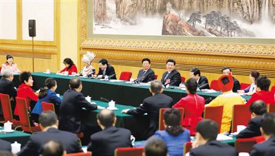 一枝一葉總關情，習近平兩會上的民本情懷