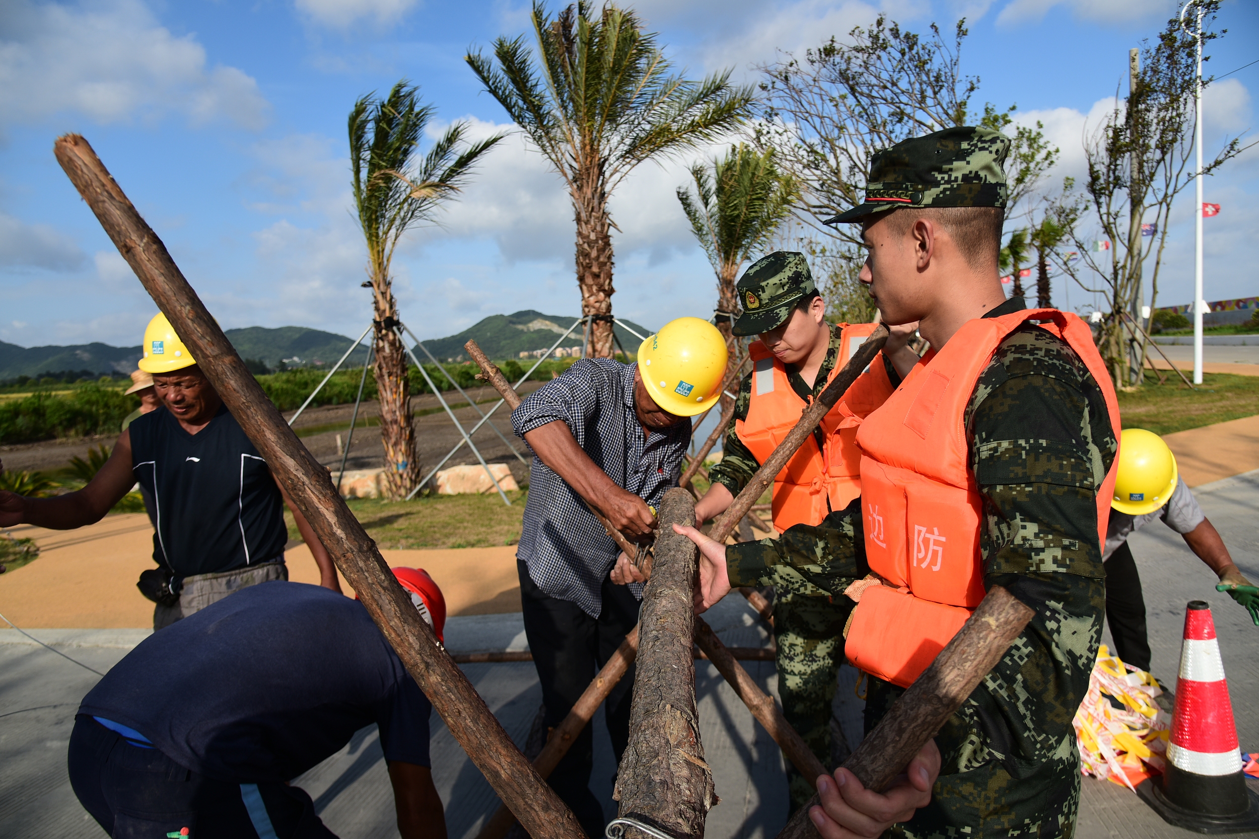 繼承優(yōu)良傳統(tǒng)，譜寫新時(shí)代軍民團(tuán)結(jié)之歌