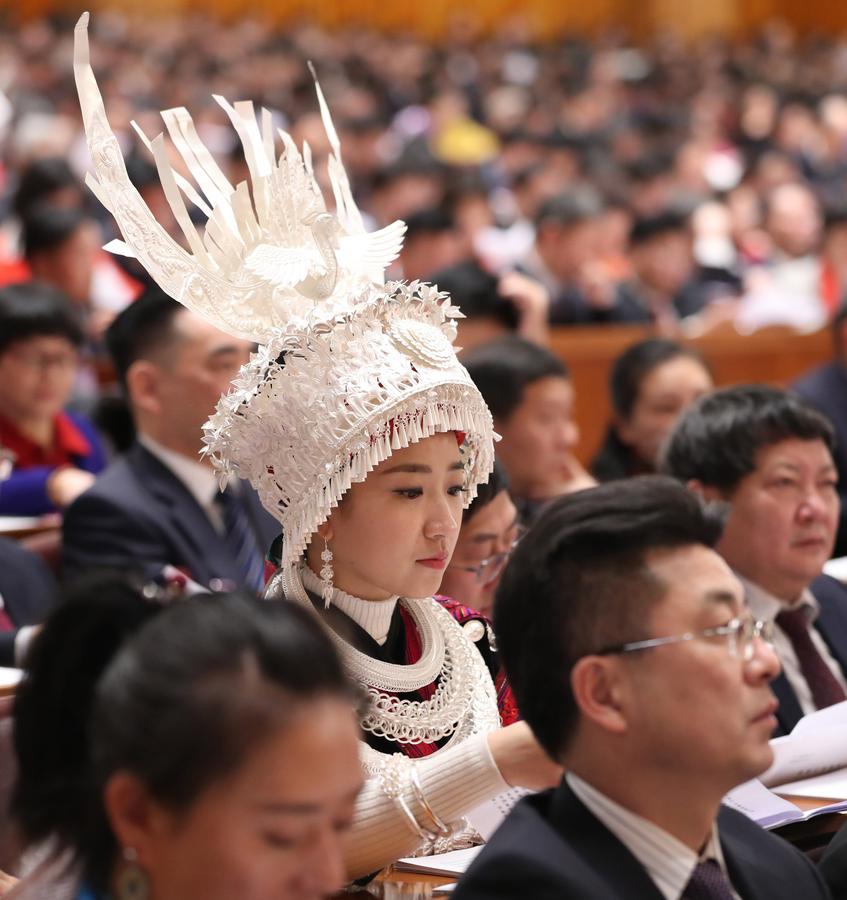 兩會(huì)上的女代表委員們：認(rèn)真履職 一展風(fēng)采