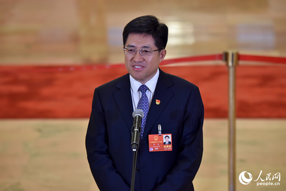 第四場(chǎng)“代表通道”開啟：全國(guó)人大代表接受采訪