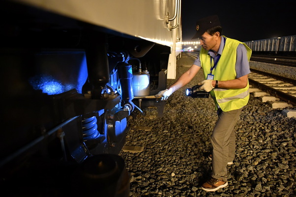 肯尼亞“中國造”蒙內(nèi)鐵路聯(lián)調(diào)聯(lián)試迎接通車
