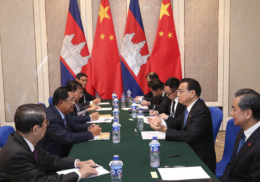 李克強會見柬埔寨首相：共同維護南海地區和平穩定與航行自由