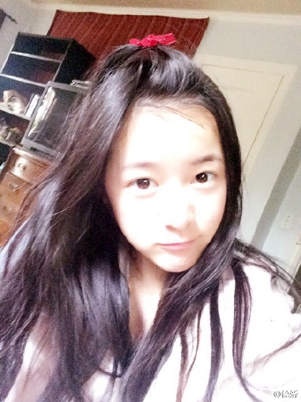 不滿20歲國產(chǎn)女星顏值PK：關(guān)曉彤歐陽娜娜不是最美