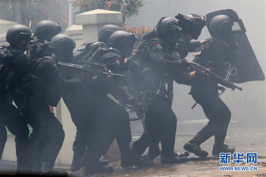 印尼萬隆發(fā)生爆炸 警匪雙方交火現(xiàn)場戒嚴