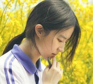她是最美?；佒盗耗滩杳妹?因參加何炅的節目形象崩塌