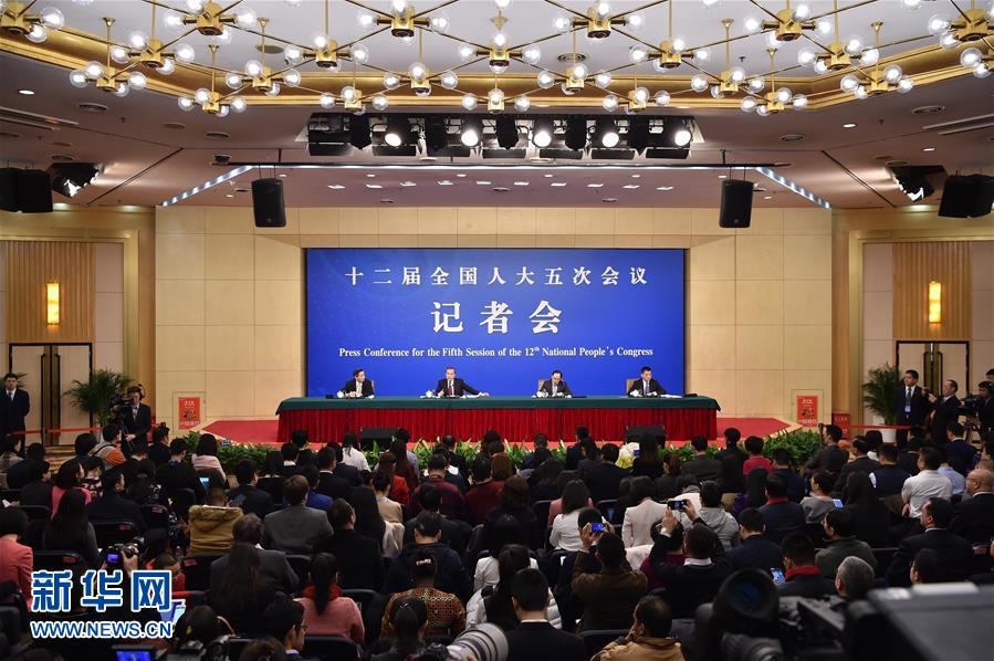 外交部部長(zhǎng)王毅就“中國(guó)的外交政策和對(duì)外關(guān)系”答記者問