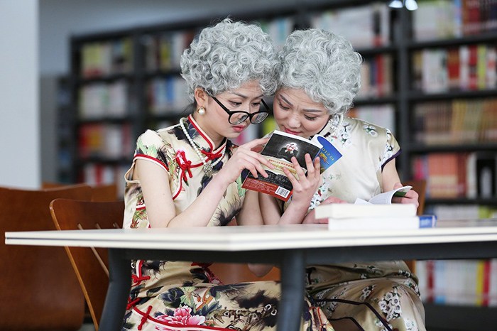 年老的自己是什么樣？準(zhǔn)空姐化妝體驗(yàn)18歲到70歲（組圖）