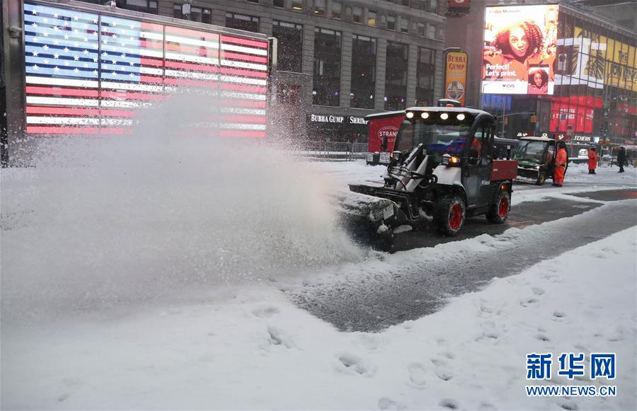 美國東北部遭遇暴風雪 數(shù)千航班取消（組圖）