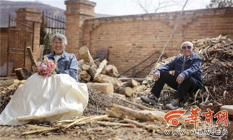 滿滿的都是愛(ài)！陜西米脂老夫妻耄耋之年拍婚紗照
