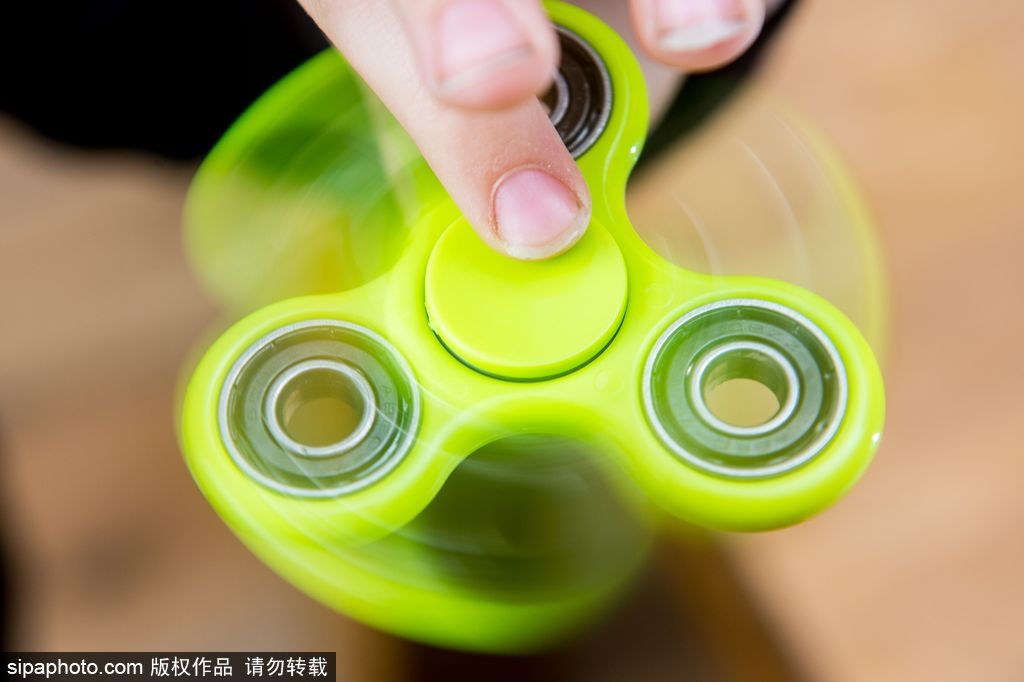 英國指尖陀螺風靡全球