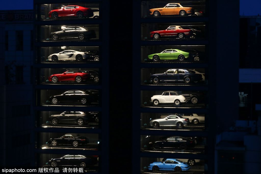 投幣買豪車！新加坡現世界最高汽車自動售貨機達15層樓