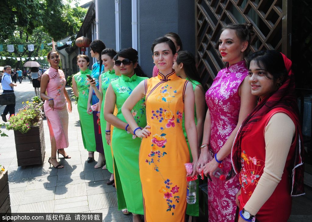 杭州全球旗袍日 見證古典美與國(guó)際范