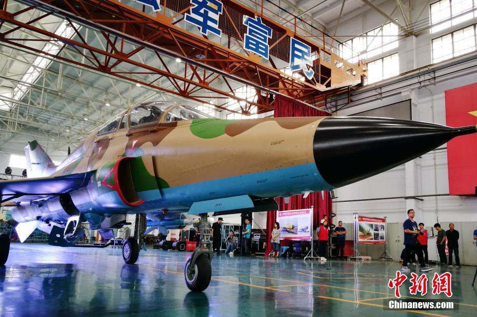 中國首架山鷹飛機外貿機總裝下線