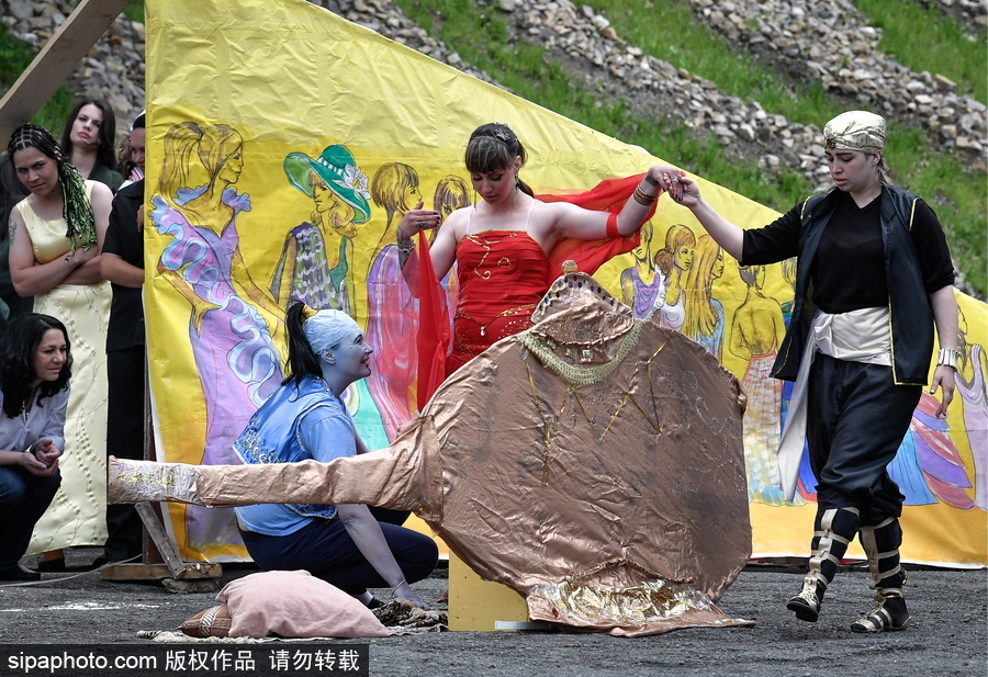 不輸超模！俄羅斯女子監獄舉行時裝秀