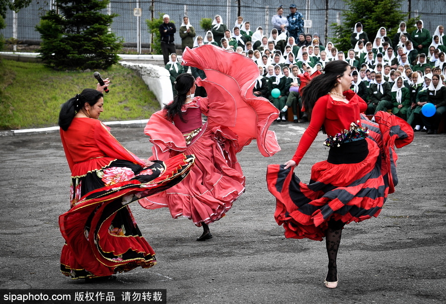 不輸超模！俄羅斯女子監獄舉行時裝秀