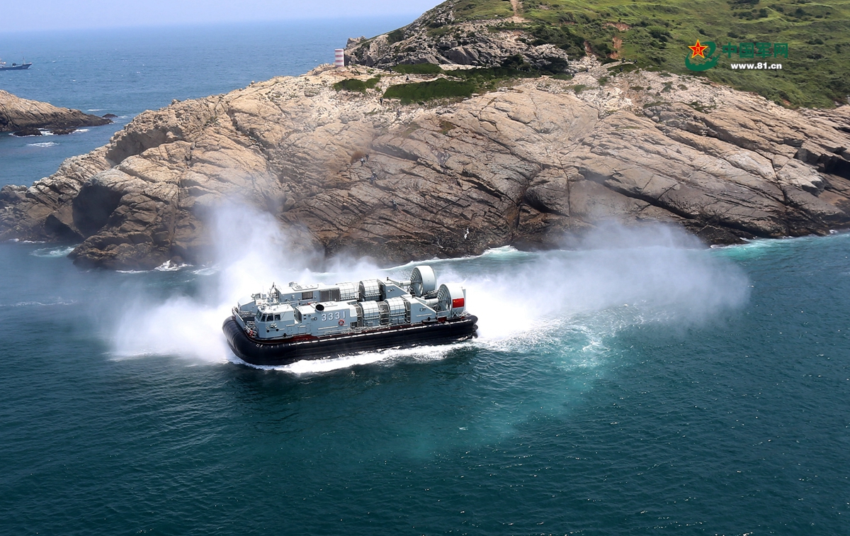 立體投送登陸 我海軍艦、機、艇協同出擊
