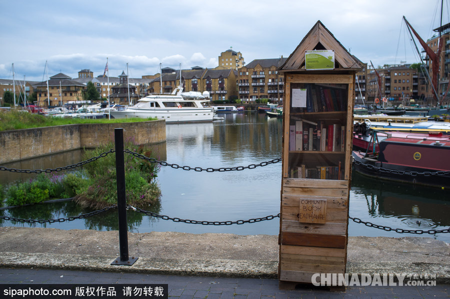 讓知識(shí)“流動(dòng)”起來 英國倫敦街頭現(xiàn)書籍交換小屋