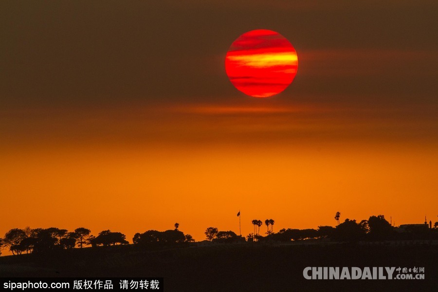 美國(guó)諾馬角日落風(fēng)光 殘陽(yáng)映照景色迷人