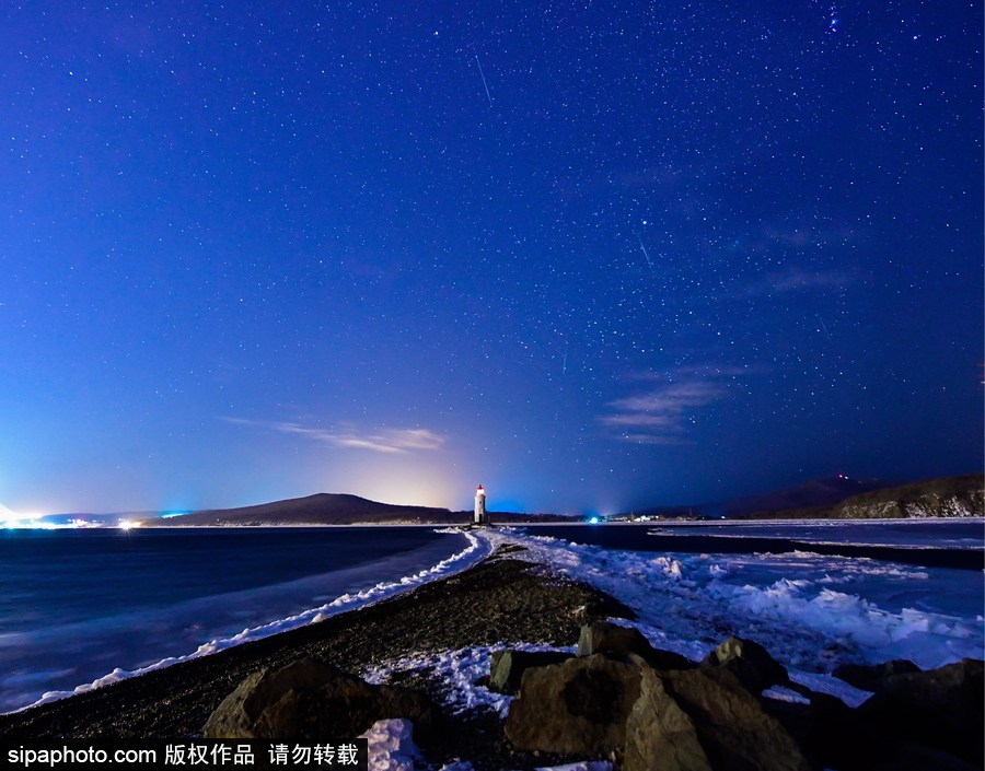 俄羅斯海參崴上空現雙子座流星雨 盛大壯觀宛如仙境