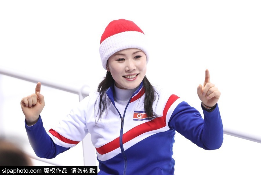 2018平昌冬奧會：冰球女子小組賽 朝鮮拉拉隊(duì)長笑容甜美