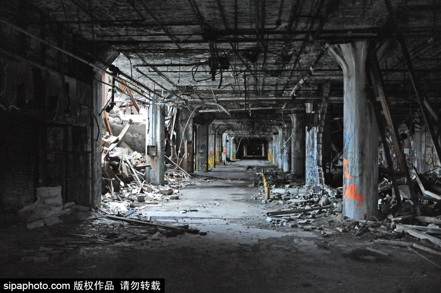一座“破產”的城市 鏡頭記錄美國底特律廢棄建筑
