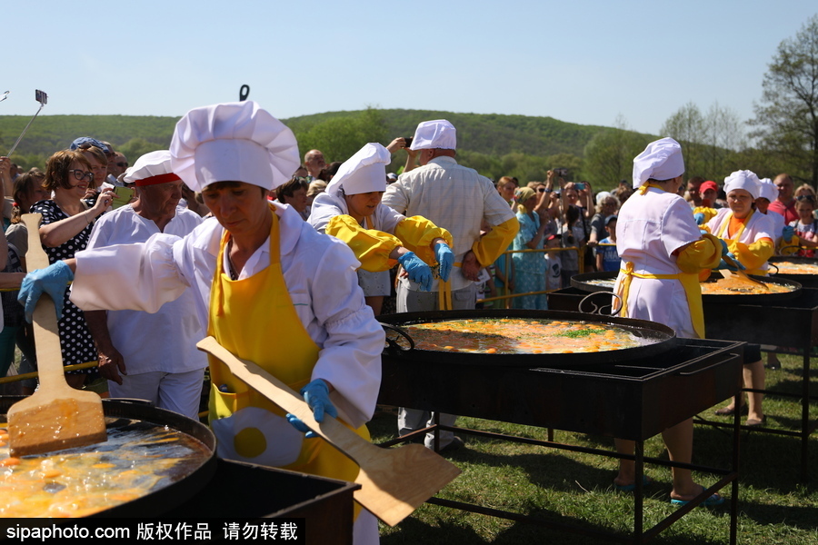 俄羅斯別爾哥羅德州迎接“福明煎蛋”節 欲制作最大煎蛋餐