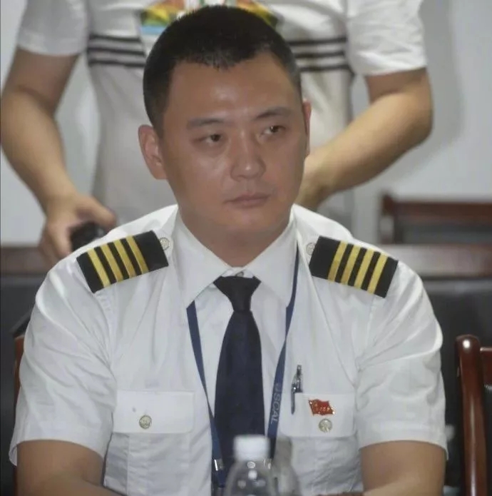 川航機長回憶生死備降驚魂一刻，這波操作簡直是奇跡！