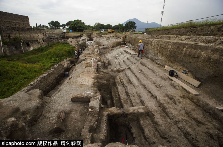 意大利考古隊發現龐貝古城建筑群“海豚之屋” 罕見保持完好