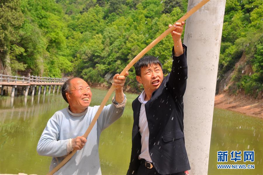 永不褪色的精神禮贊——獻給新時代的中國共產黨人
