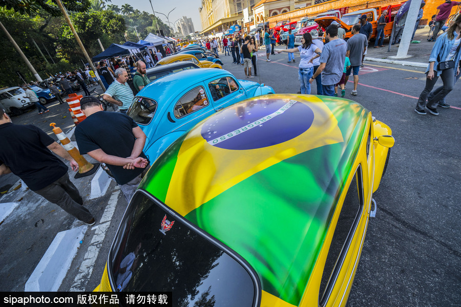 閃閃發光的復古時尚 巴西圣保羅舉行老爺車大“集會”