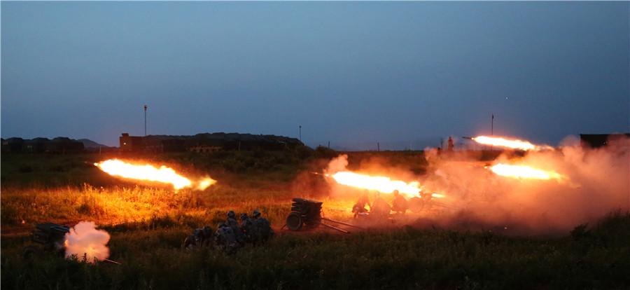 空降炮兵部隊(duì)開(kāi)展跨晝夜實(shí)彈演練