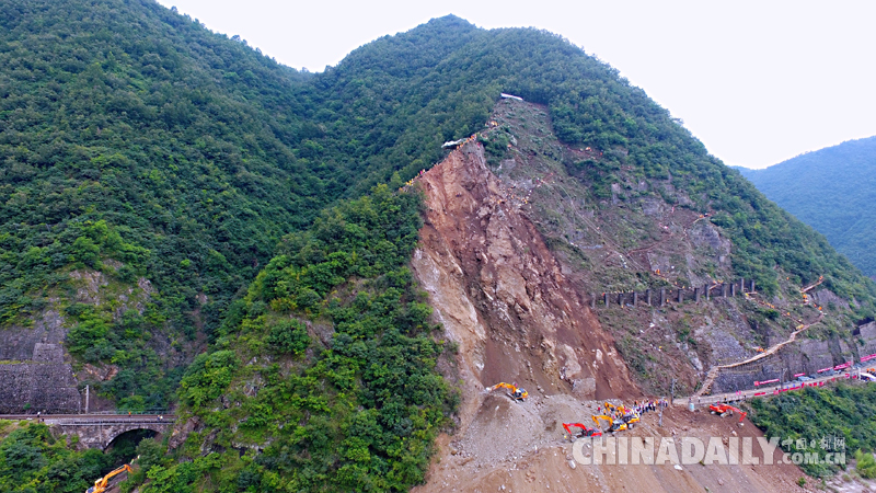 寶成鐵路水害區段搶險工作仍在緊張進行