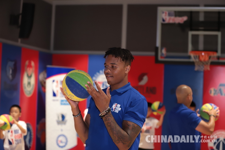 NBA中國賽腳步臨近，2017 NBA選秀狀元富爾茨現身上海