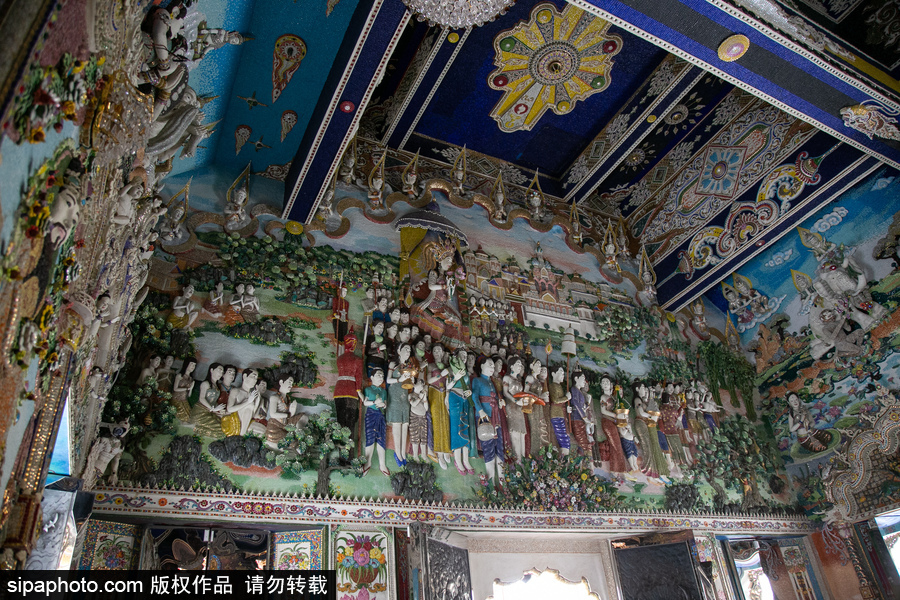 泰國曼谷一廟宇驚現超人、皮卡丘等動漫雕像 跨界裝飾創意無窮！