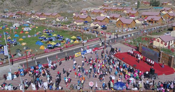 2018中國(guó)可可托海體育旅游露營(yíng)大會(huì)拉開帷幕