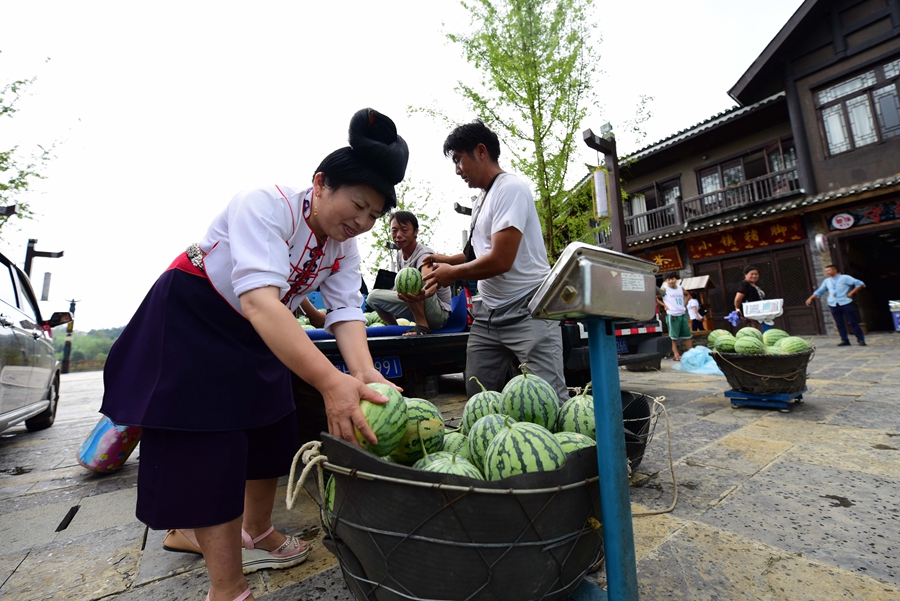 貴州丹寨：趣味“西瓜節(jié)”歡樂度周末