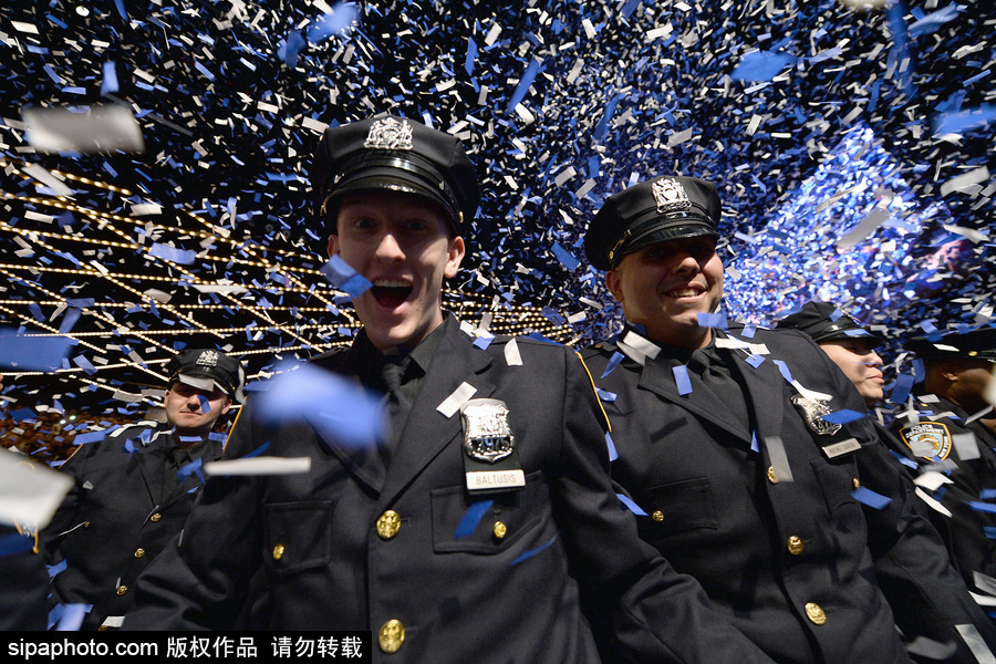 美國紐約：青春洋溢朝氣十足！紐約市警察學院畢業典禮盛大舉行