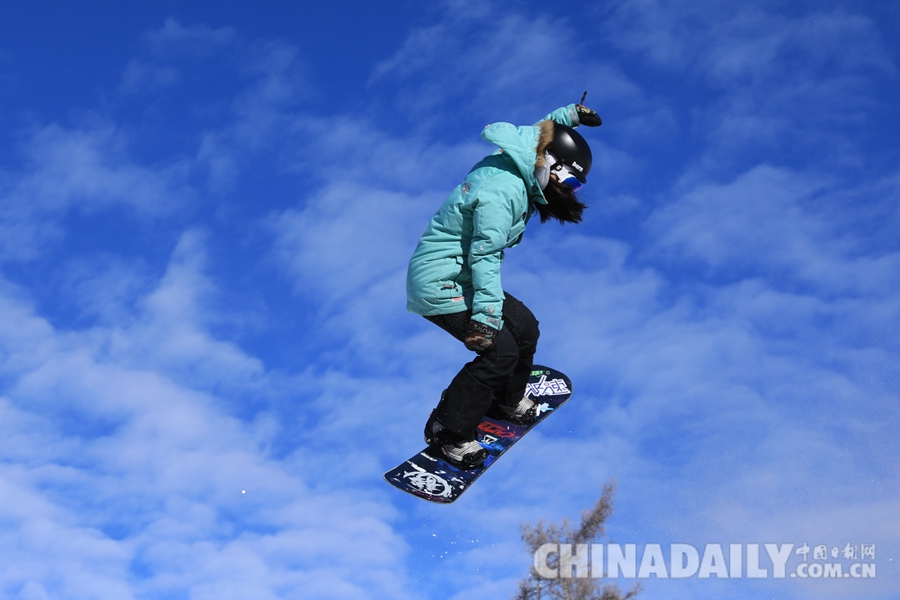 【改革開放40年】基層行：冬季來新疆滑雪！新疆可可托海實現(xiàn)工礦區(qū)到旅游區(qū)轉(zhuǎn)型